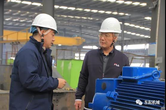 河南工業(yè)大學(xué)機(jī)電工程學(xué)院院長(zhǎng)、碩士研究生導(dǎo)師惠延波教授等一行蒞臨東起集團(tuán)參觀考察